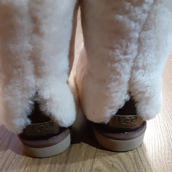 Women's UGG Patten Leather Chestnut size 6 - Picture 4 of 9